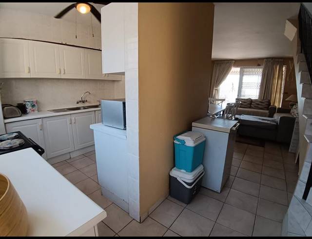 2 BEDROOM APARTMENT FOR SALE IN MARGATE BEACH